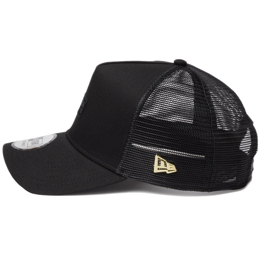NEW ERA 9FORTY キャップ 左側面 ブラック ゴールド