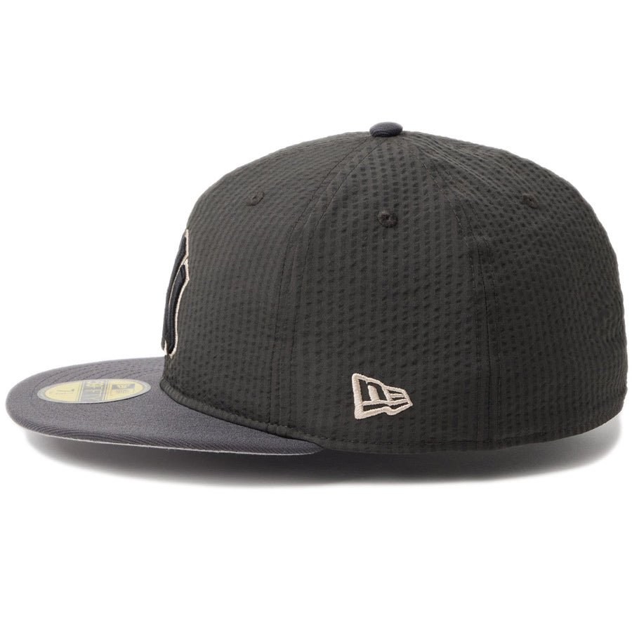 NEW ERA 59FIFTY キャップ 左側面