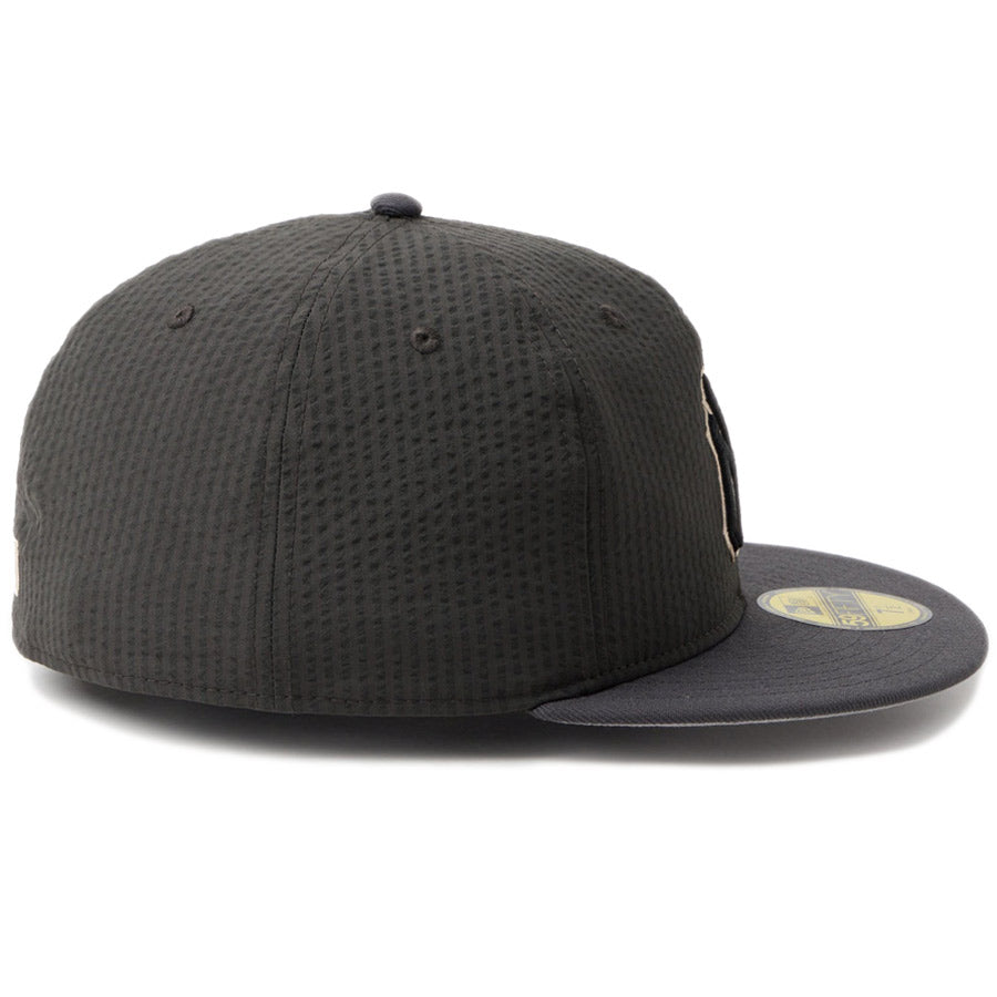 NEW ERA 59FIFTY キャップ 右側面