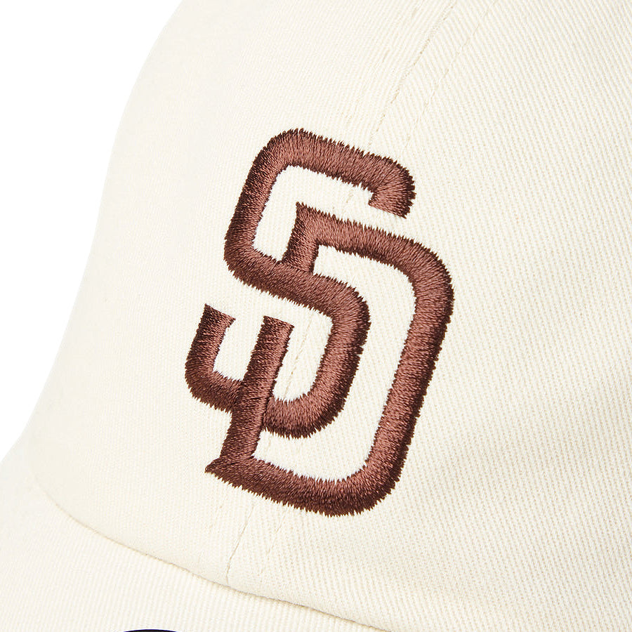 NEW ERA キャップ アイボリー フロントロゴ