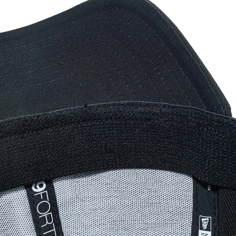 NEW ERA キャップ つば裏 ブラック