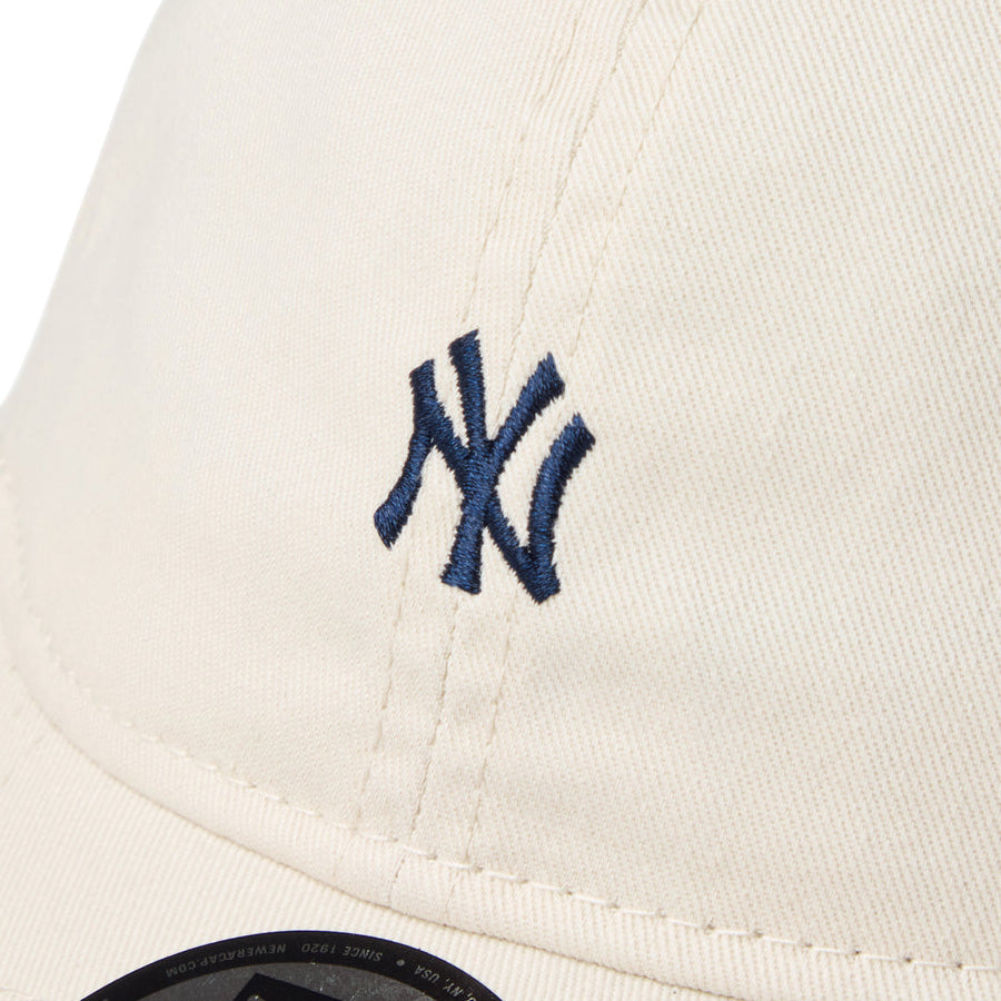 NEW ERA 9TWENTY ヤンキース アイボリー ミニロゴ刺繍アップ