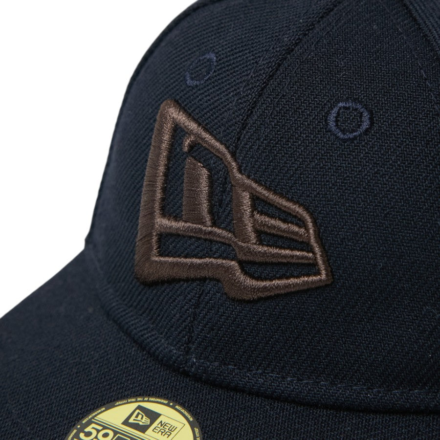 NEW ERA キャップポーチ エコバッグ フラッグロゴ ネイビー/ブラウン キャップキーホルダー フロントロゴ詳細 15136969