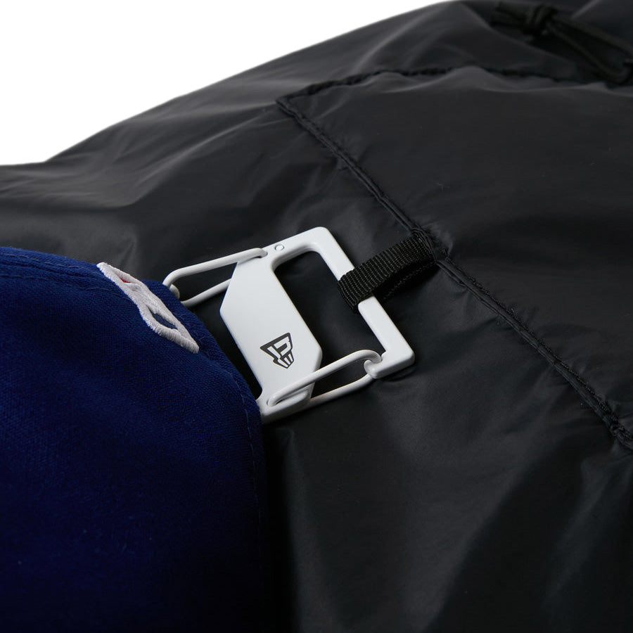 NEW ERA エコトートバッグ 22L パッカブル NEW NE LOGO ブラック キャップクリップ装着例 15121555
