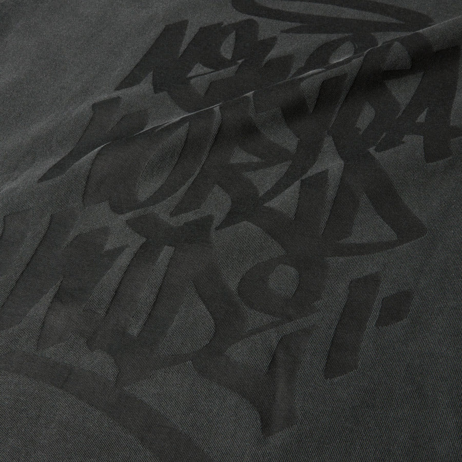NEW ERA ガーメントダイ コットン Tシャツ Tagging チャコールグレー バックプリント