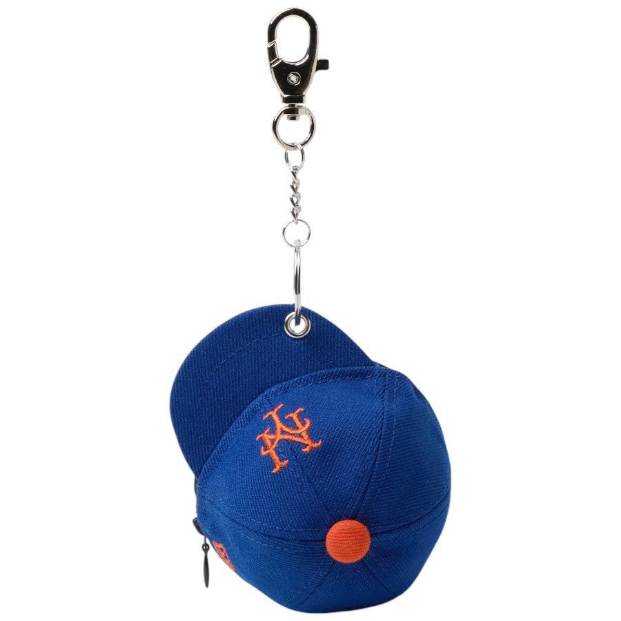 NEW ERA ミニキャップ イヤホンケース ニューヨーク・メッツ ライトロイヤル 正面 吊り下げた状態 15135252