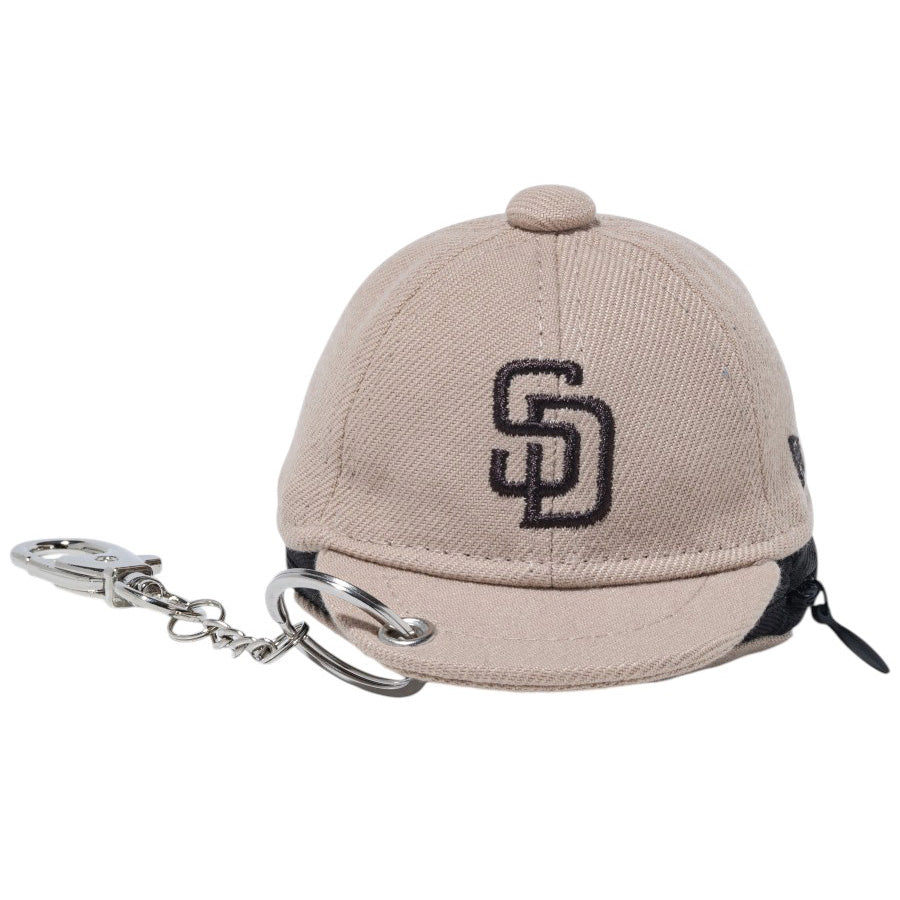NEW ERA ミニキャップ イヤホンケース サンディエゴ・パドレス ニューベージュ 正面 平置き 15206536