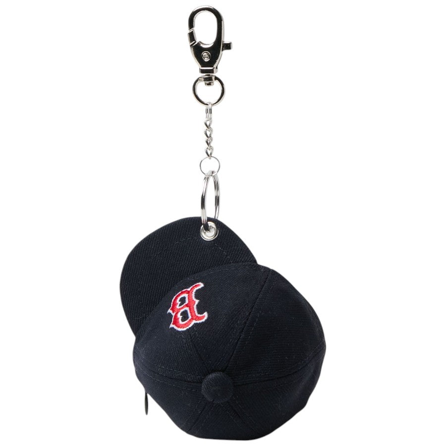 NEW ERA ミニキャップ イヤホンケース ボストン・レッドソックス ネイビー 正面 吊り下げた状態 15138031