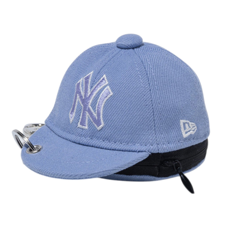 NEW ERA ミニキャップ イヤホンケース ニューヨーク・ヤンキース アイリスフラワー 左斜め 平置き 15206538