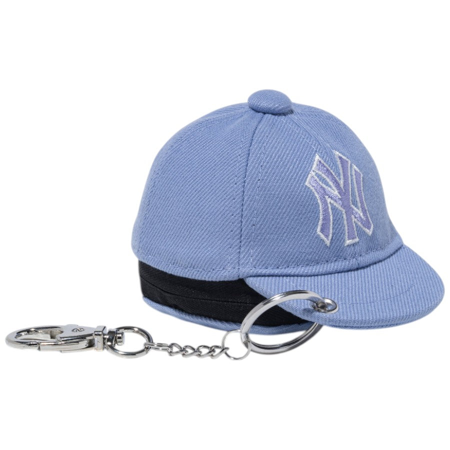 NEW ERA ミニキャップ イヤホンケース ニューヨーク・ヤンキース アイリスフラワー 右斜め 平置き 15206538