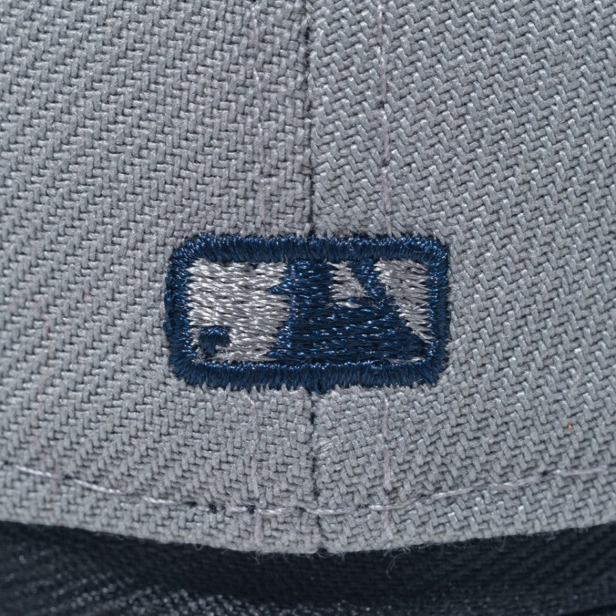 NEW ERA ミニキャップ イヤホンケース ニューヨーク・ヤンキース ミスティモーニング バッターマンロゴ刺繍 15206537
