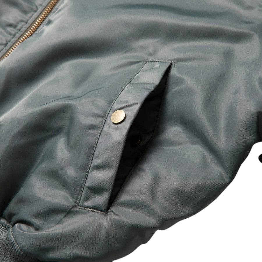 NEW ERA ナイロン ボンバージャケット レザーパッチ MA-1 オリーブ サイドポケット詳細 15129334