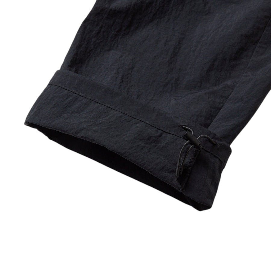 NEW ERA ナイロン カーブド カーゴパンツ ブラック 裾ドローコード詳細 15129331