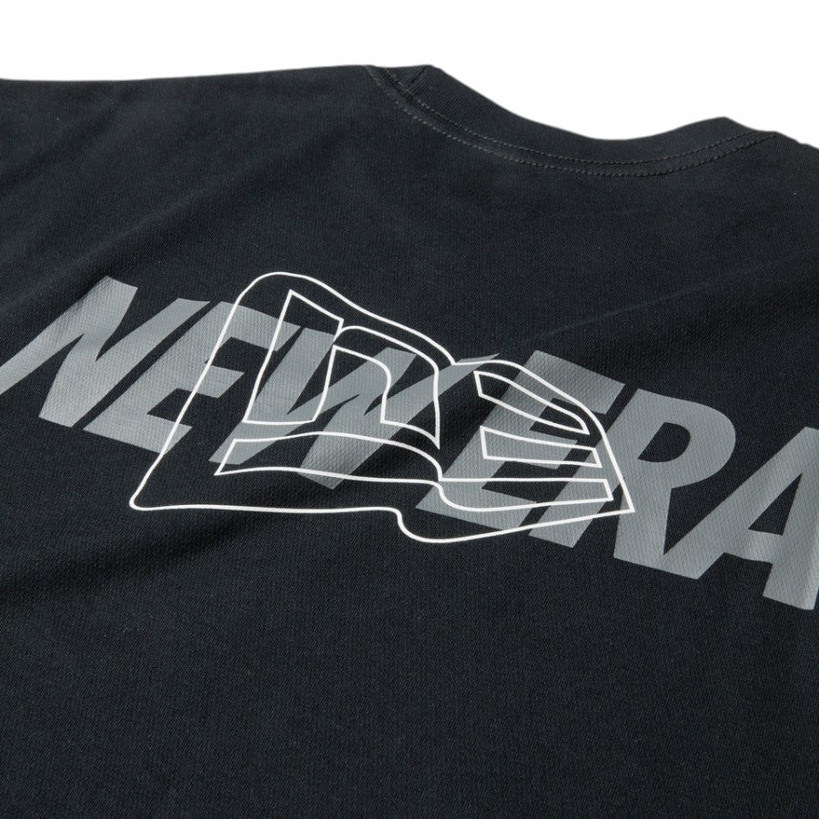 NEW ERA オーバーサイズド パフォーマンスTシャツ ブラック バックプリント