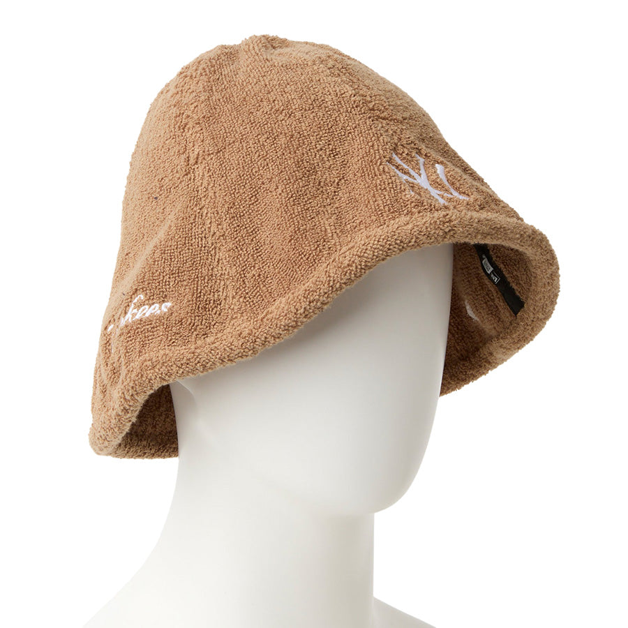 NEW ERA サウナハット マネキン着用 右斜め