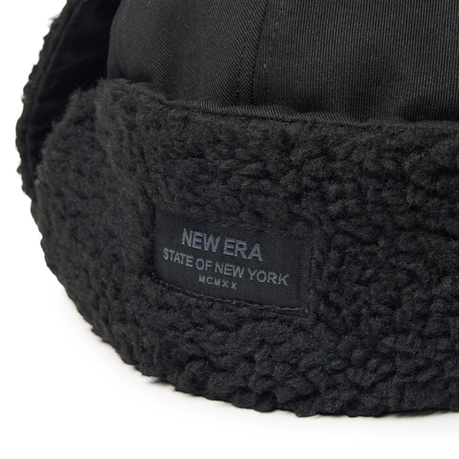 NEW ERA トラッパー Black Patch キャップ ブラック フロントロゴ刺繍パッチ詳細 15136881