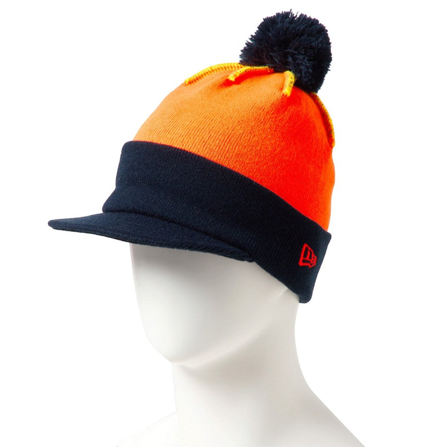 NEW ERA バイザーニット ポンポン Powered by GORO MIN-NANO ネオンオレンジ/ネイビー マネキン着用 左斜め 15175393