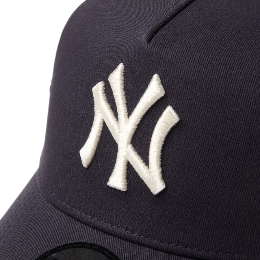 NEW ERA 9FORTY A-Frame トラッカー ヤンキース ネイビー フロントロゴ刺繍