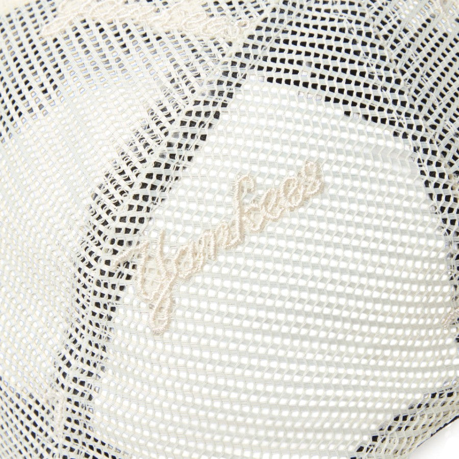 NEW ERA 9FORTY A-Frame トラッカー ヤンキース クロームホワイト ワードマーク刺繍