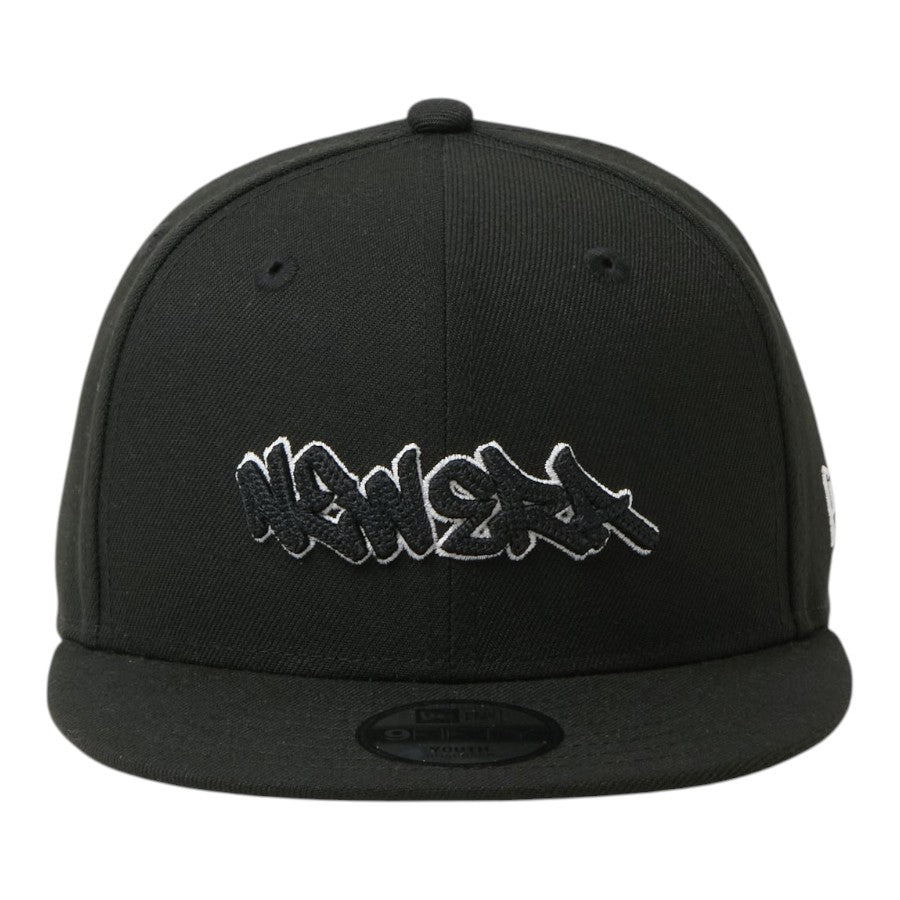 NEW ERA キッズ Youth 9FIFTY Tagging Logo スナップバック キャップ ブラック 正面 15124946