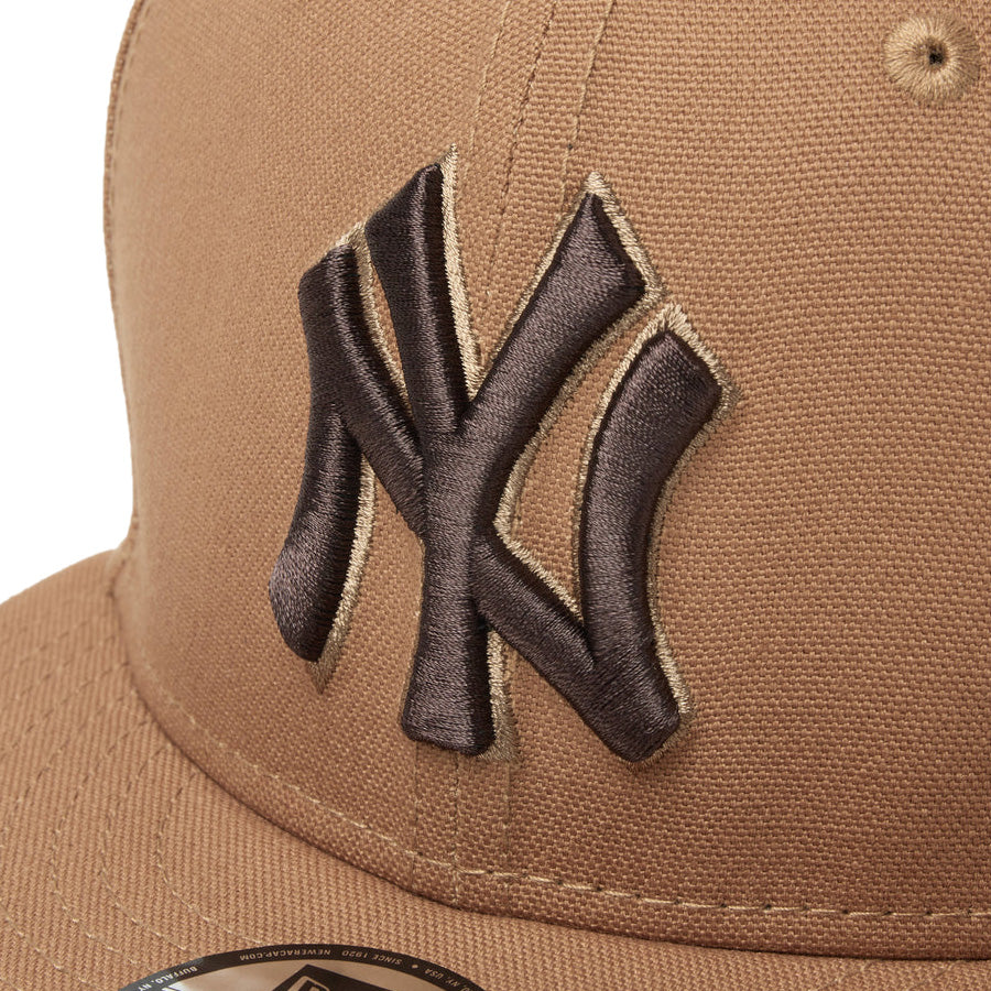 NEW ERA（ニューエラ）Youth 9FIFTY ニューヨーク・ヤンキース ロゴ刺繍 フロントディテール