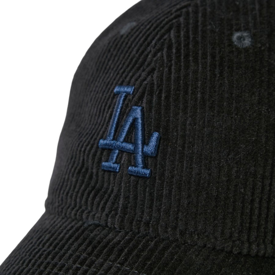 NEW ERA Youth 9TWENTY Corduroy ロサンゼルス・ドジャース キッズキャップ ブラック フロントロゴ刺繍詳細 15125031