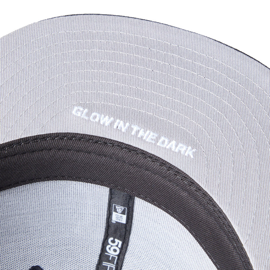 NEW ERA（ニューエラ）つば裏 Glow in the Dark ロゴ