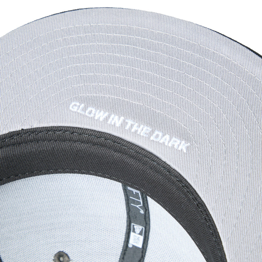 NEW ERA（ニューエラ）つば裏 Glow in the Dark 刺繍