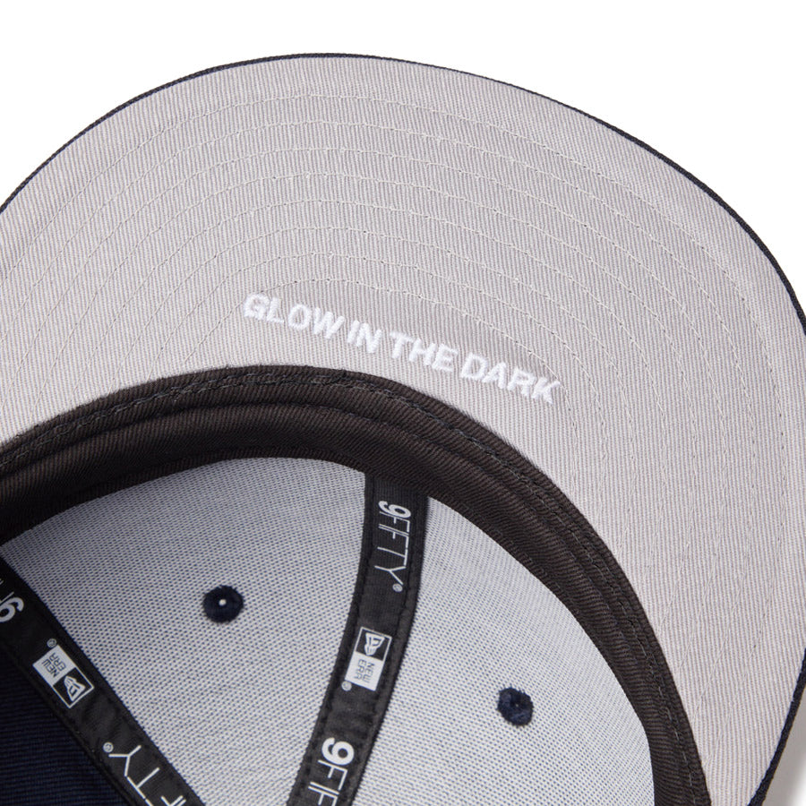 NEW ERA（ニューエラ）つば裏 Glow in the Dark ロゴ