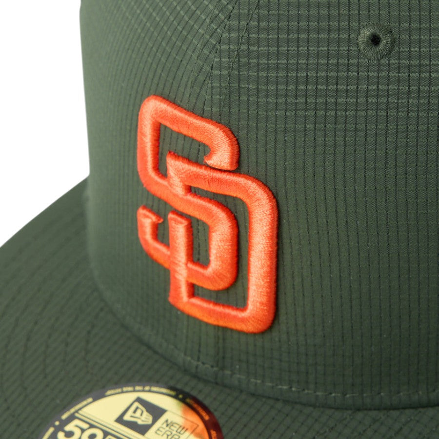 NEW ERA 59FIFTY Tech Air Dot Air パドレスロゴ刺繍ディテール