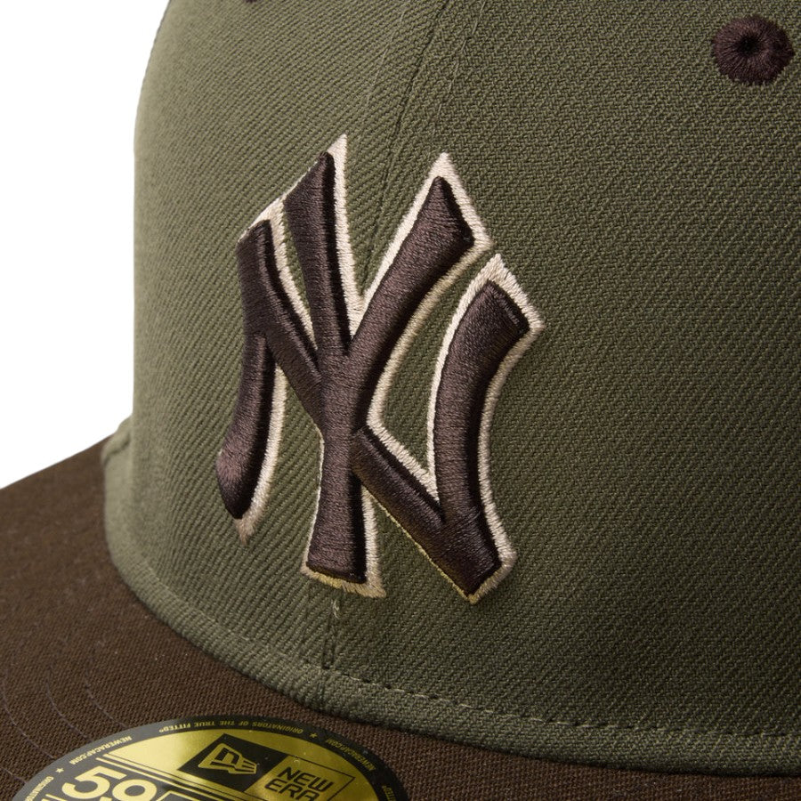 NEW ERA ヤンキース ロゴ刺繍ディテール