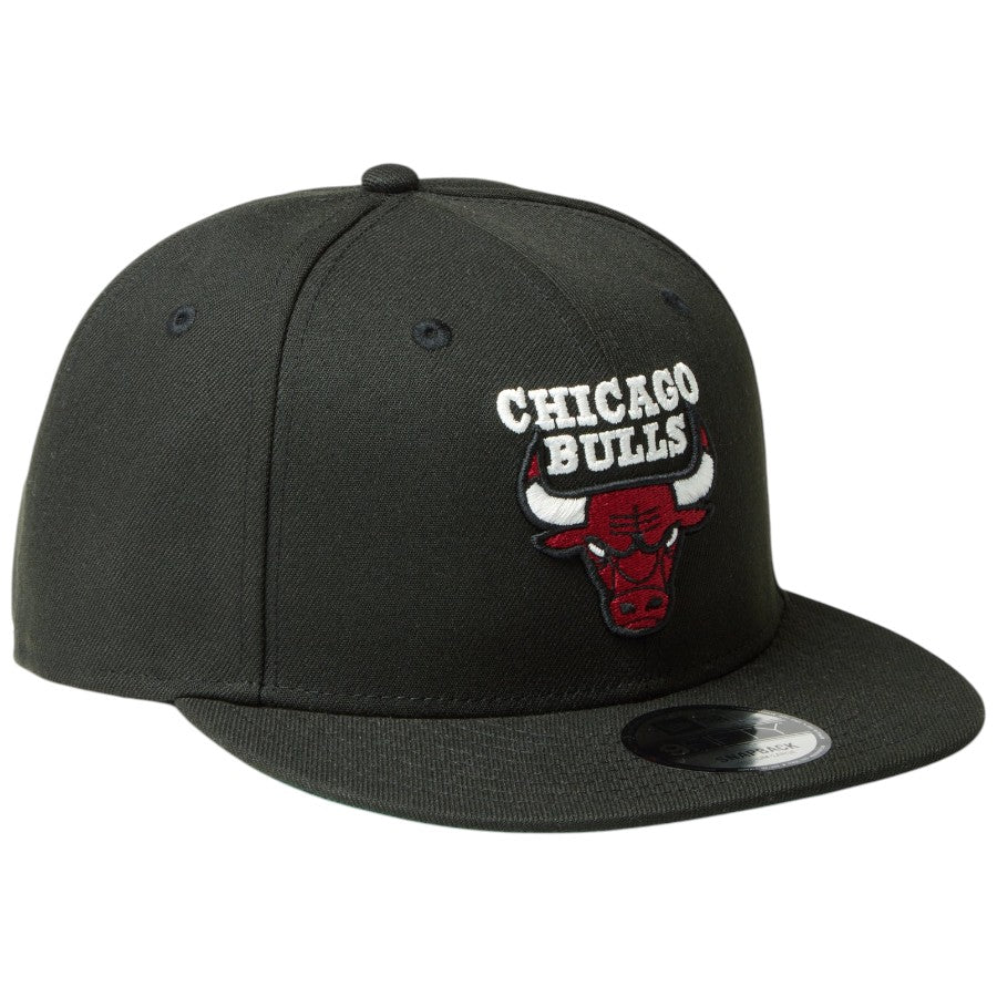 NEW ERA 9FIFTY ブルズ ブラック 右斜めスタイル