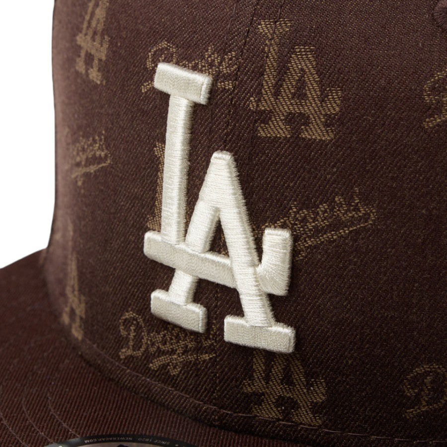 NEW ERA ドジャース ロゴ刺繍ディテール