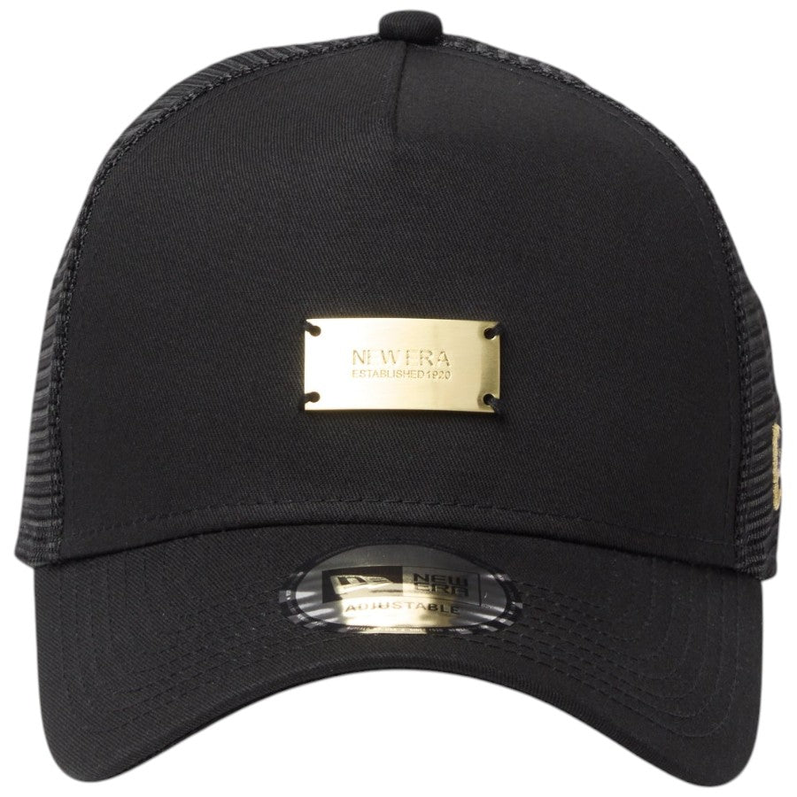 NEW ERA 9FORTY A-Frame Metal Plate ブラック メタリックゴールド 正面デザイン