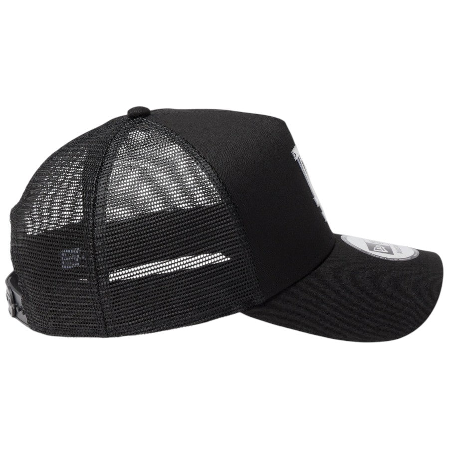 NEW ERA キャップ 右側面デザイン