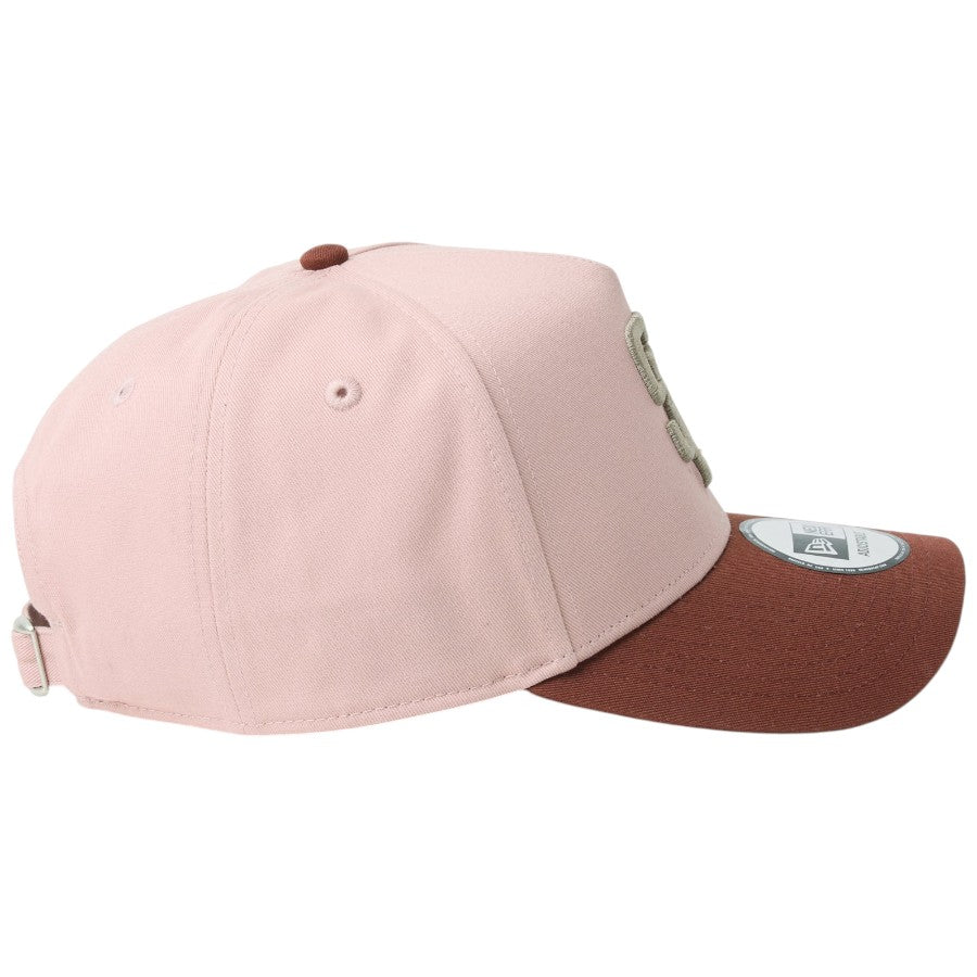 NEW ERA キャップ 側面デザイン