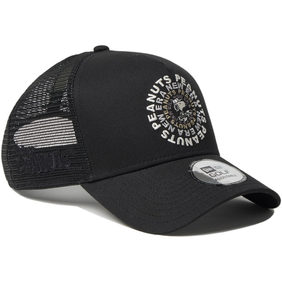 NEW ERA キャップ 右斜め シルエット