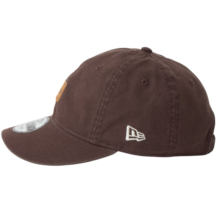 NEW ERA 9THIRTY フラッグロゴ 刺繍 ブラウンスエード 左向き