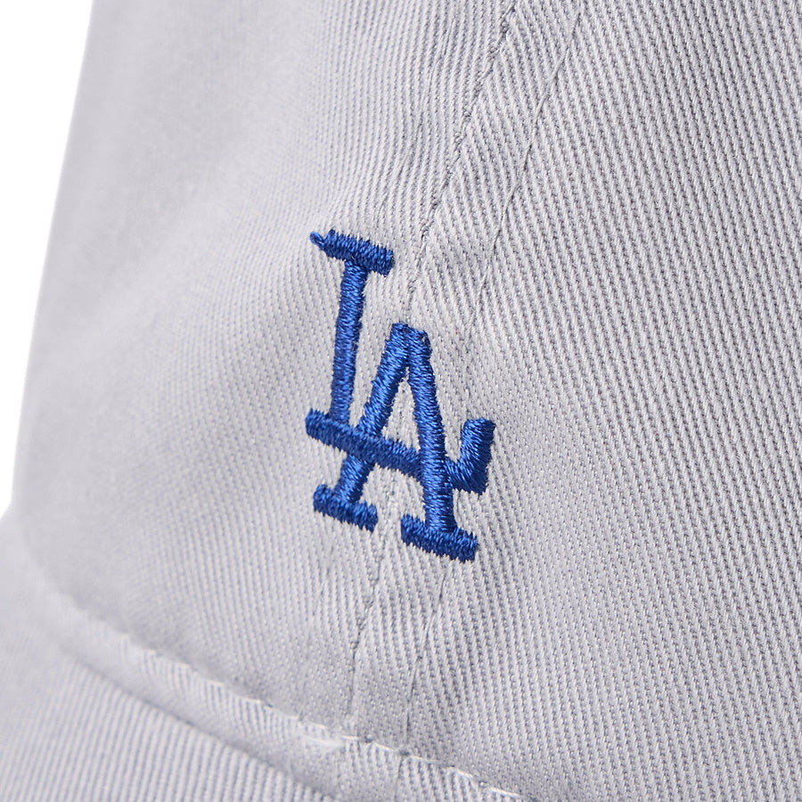 NEW ERA ドジャース ロゴ刺繍ディテール