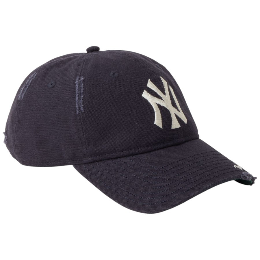 NEW ERA キャップ ネイビー 右斜めスタイル
