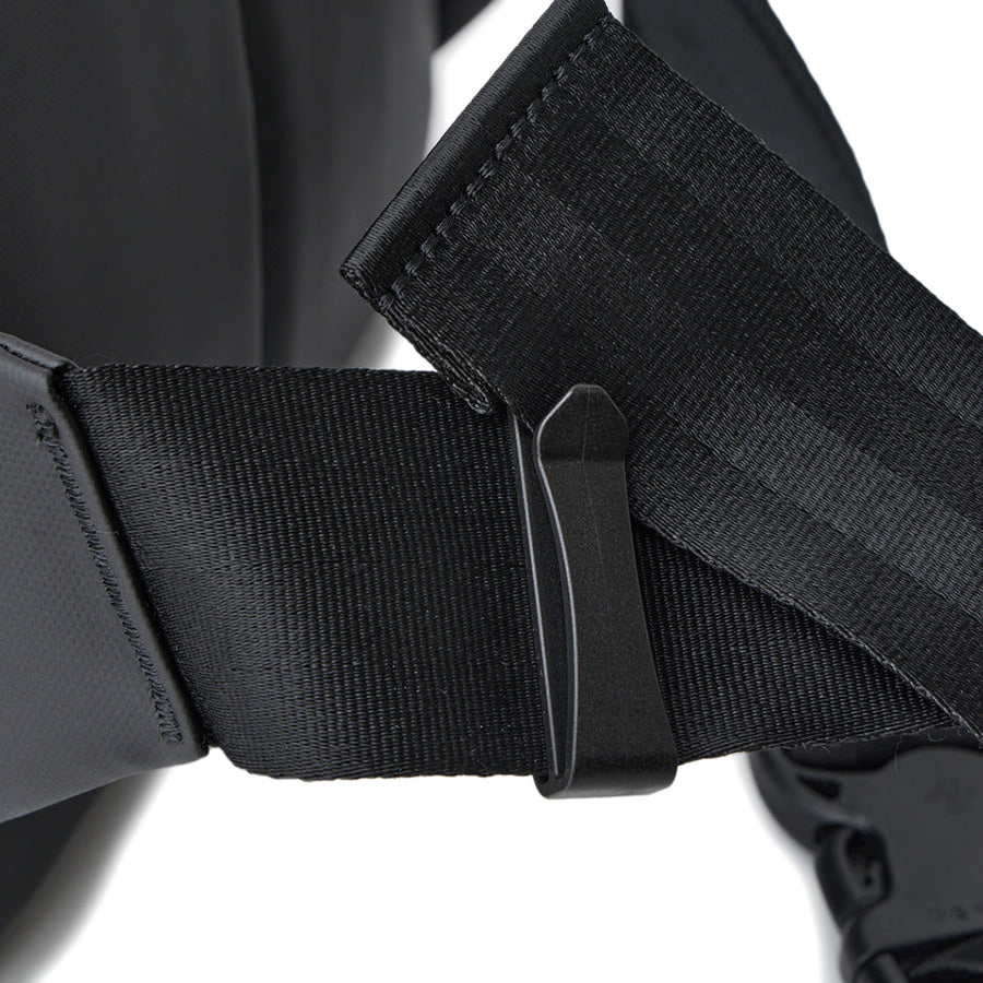 NEW ERA ウエストバッグ ストラップ留め具