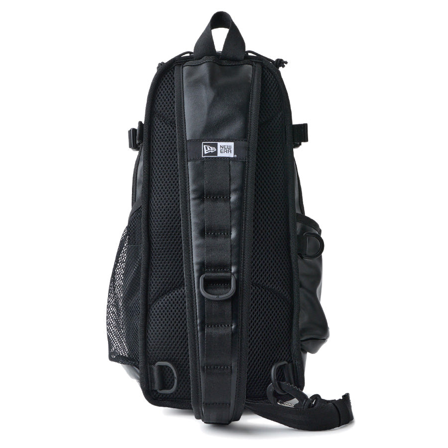 NEW ERA（ニューエラ）スリングボディバッグ 12L シンセティックレザー 