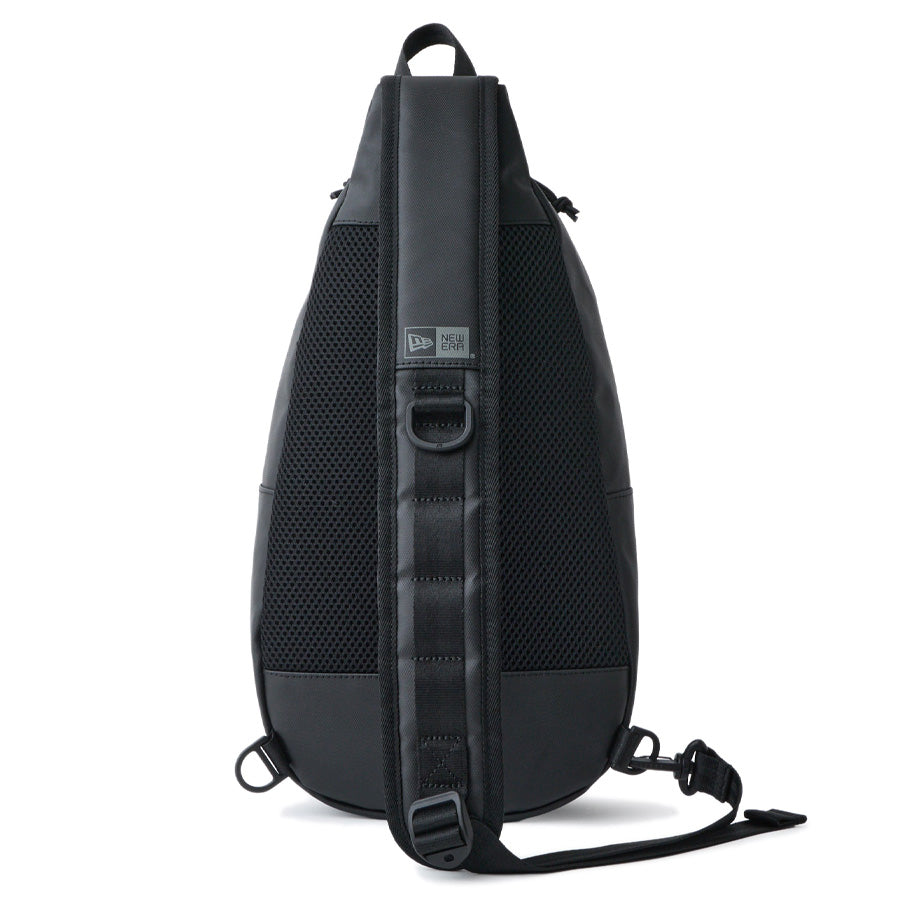 NEW ERA ボディバッグ ブラック 背面