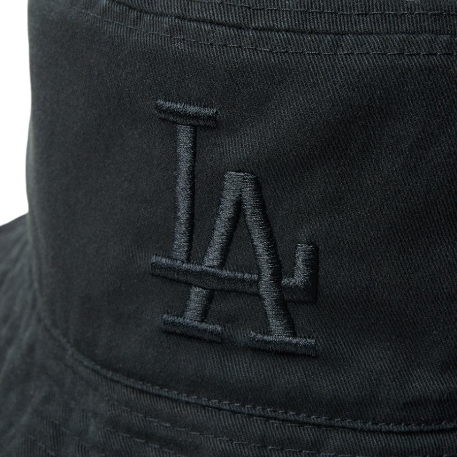 NEW ERA ドジャース ロゴ刺繍ディテール