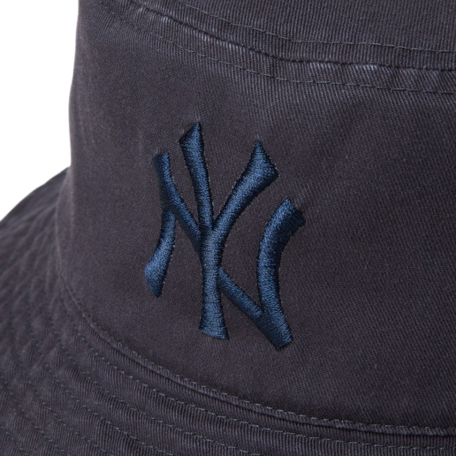 NEW ERA ヤンキース ロゴ刺繍ディテール