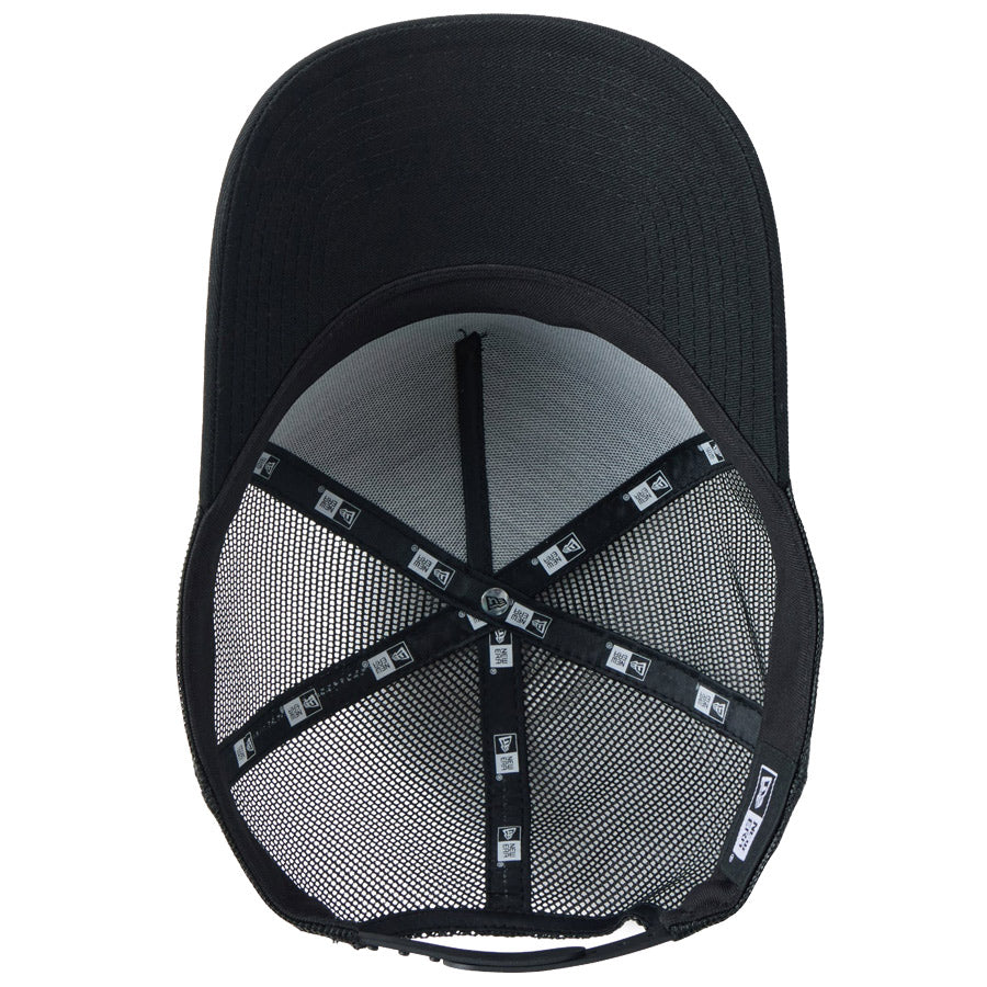 NEW ERA（ニューエラ）9FORTY A-Frame トラッカー Flag Logo ラバーパッチ Rubber Patch キャップ ホワイト / ブラック 14744927 / 14744928