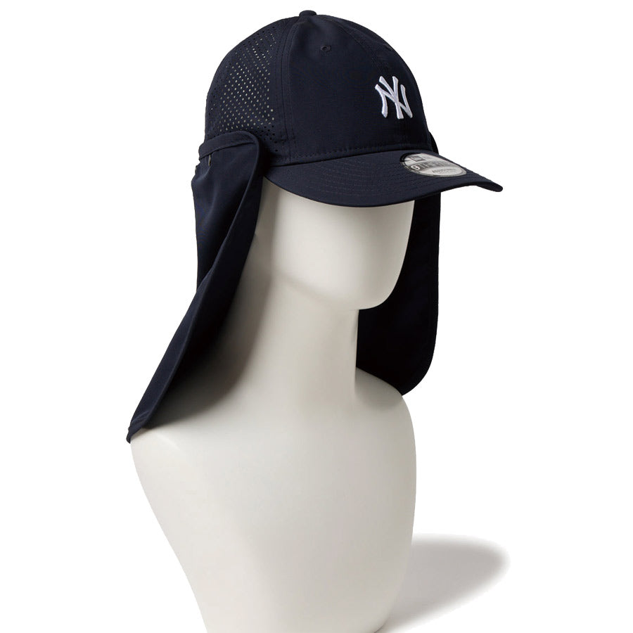NEW ERA 9THIRTY Pro Light ヤンキース マネキン着用 右斜め