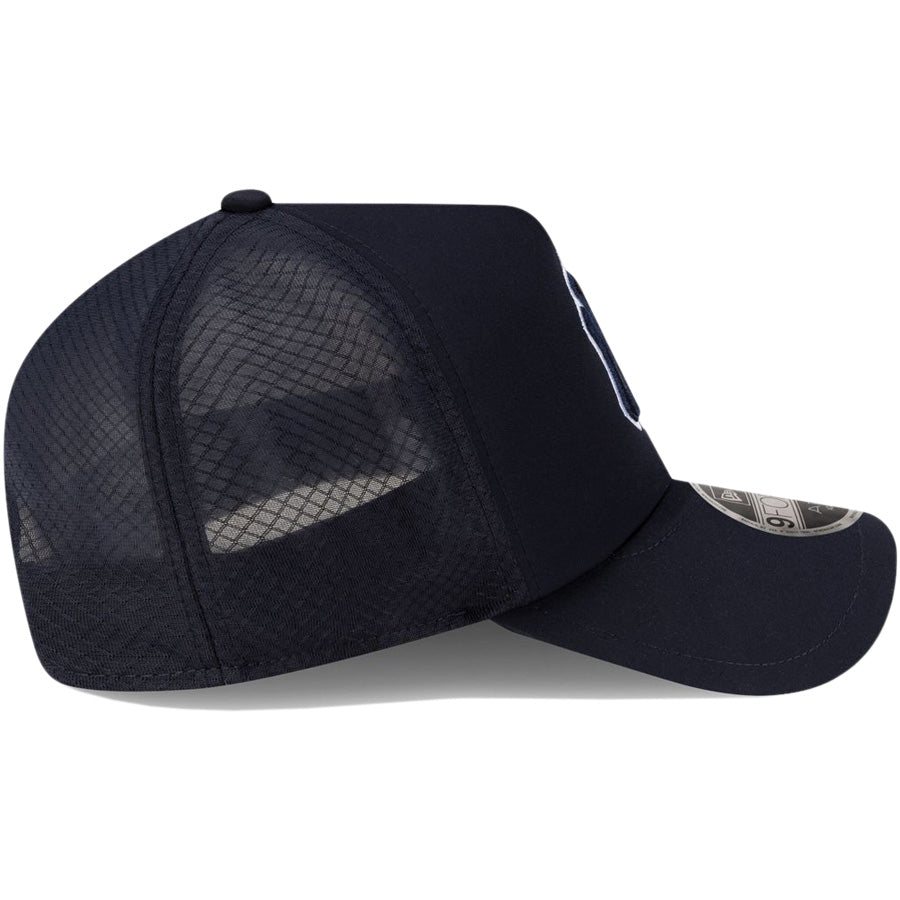 NEW ERA 9FORTY APEX ヤンキース 右向き