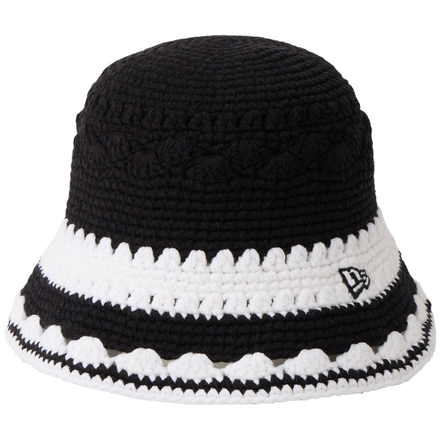 NEW ERA クロシェバケットハット ブラックホワイト 左斜め
