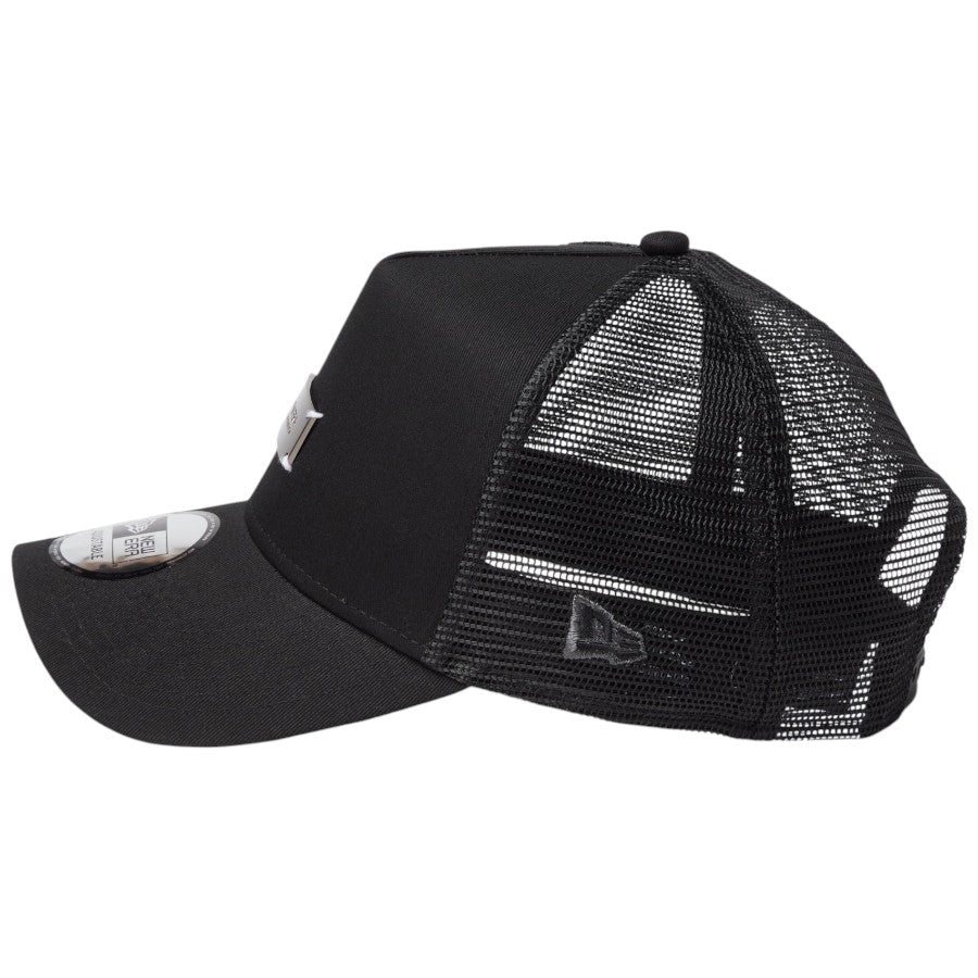 NEW ERA メタリックフラッグロゴ刺繍 ブラック ブラック 左側面